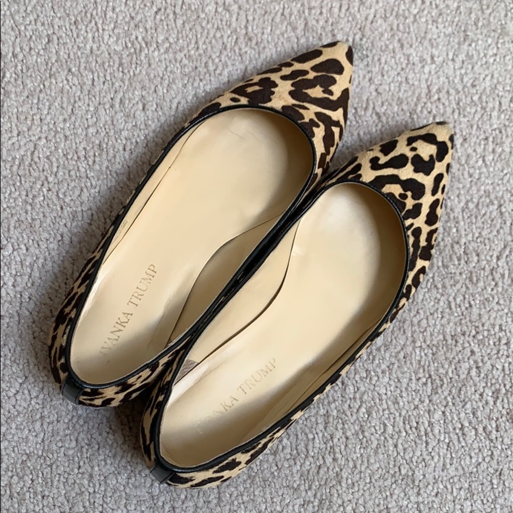 Leopard print pointed toe flats - size 8